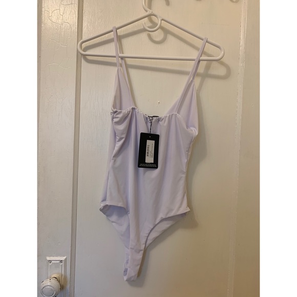 PRETTY LITTLE THING SLINKY WHITE BODYSUIT - Picture 3 of 3